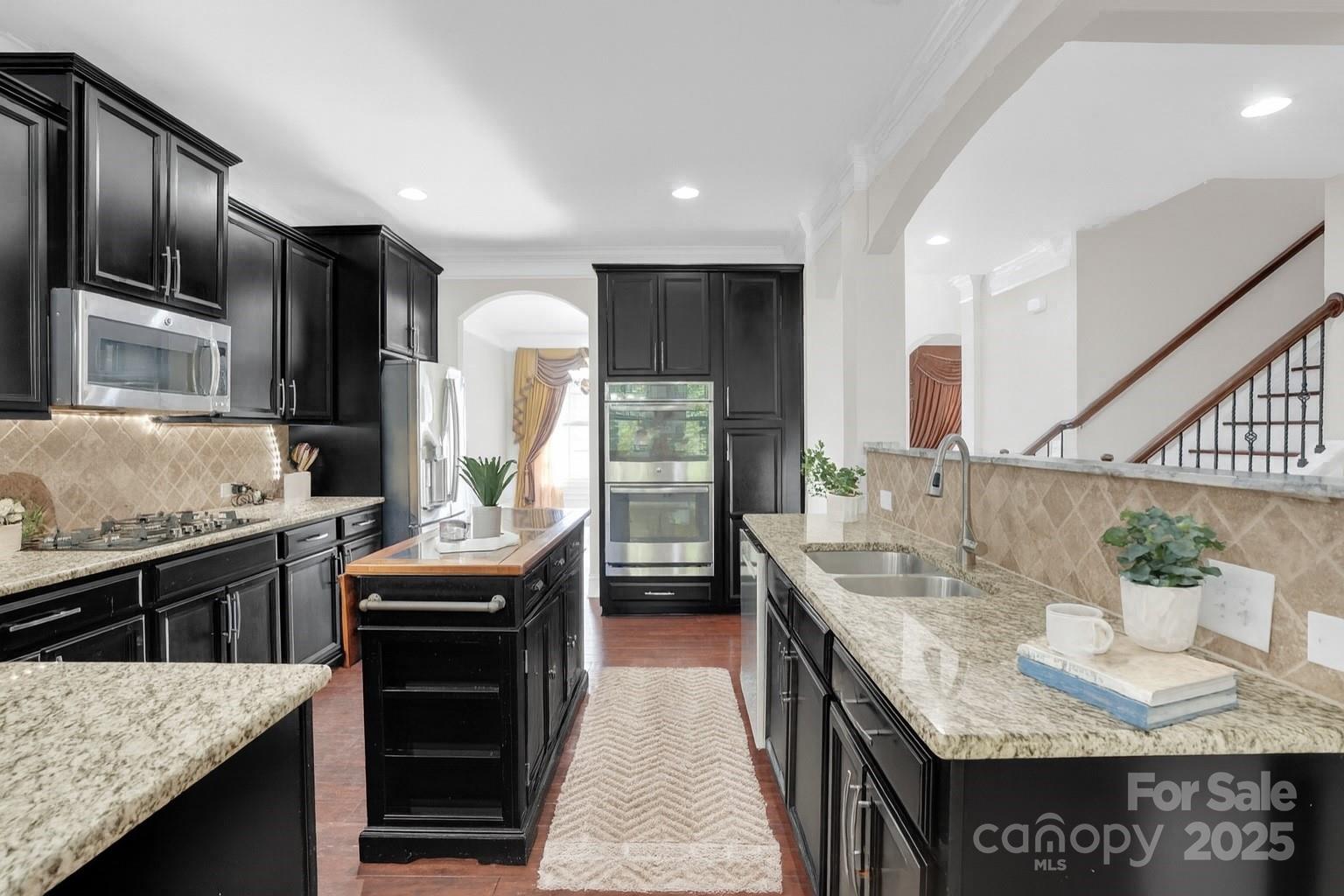 12515 Hashanli Place Property Photo 9