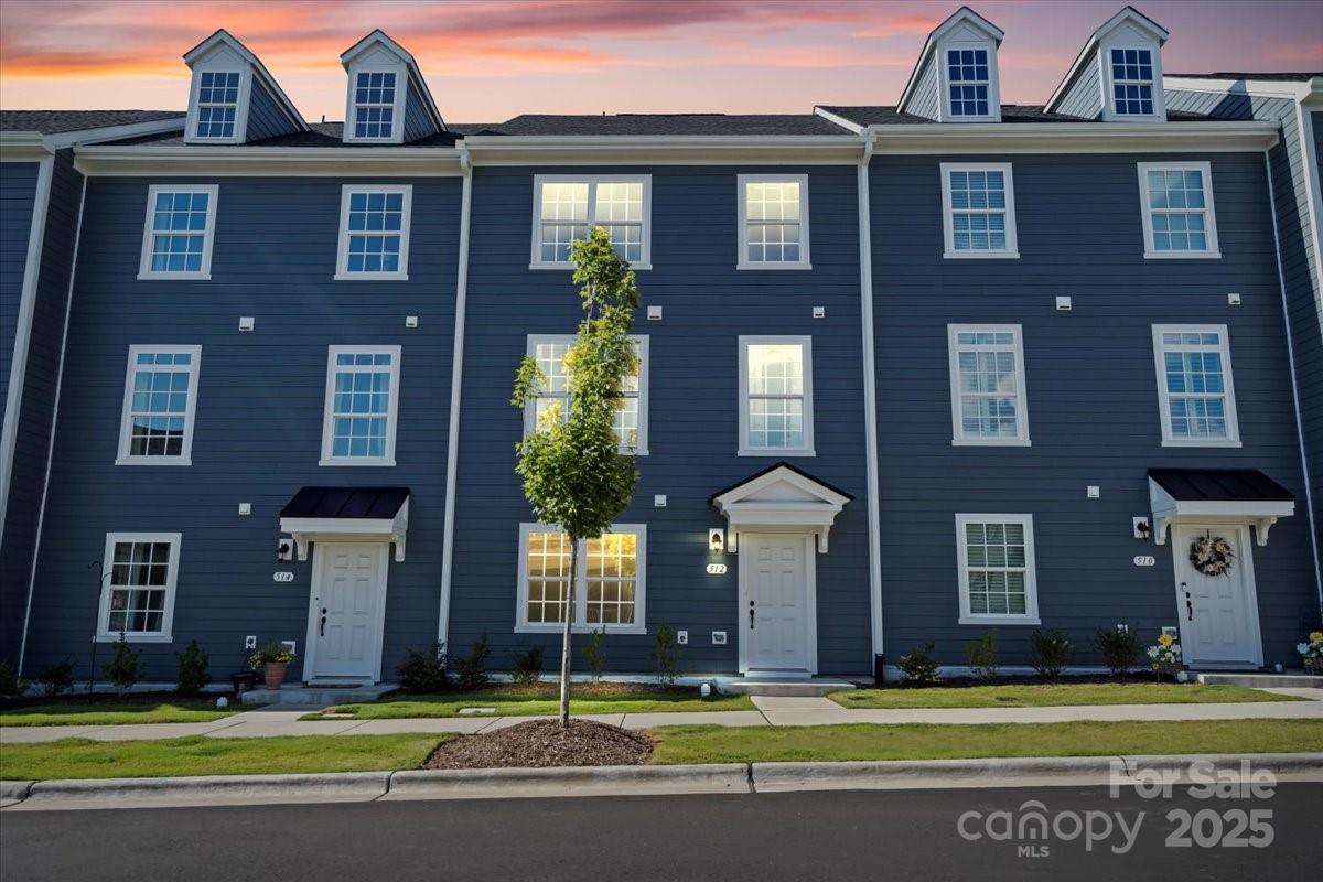 512 Whitehall Circle