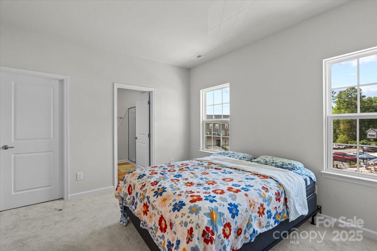 512 Whitehall Circle Property Photo 27
