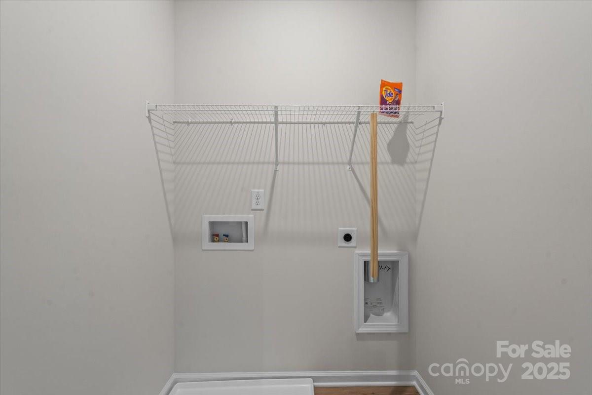512 Whitehall Circle Property Photo 32