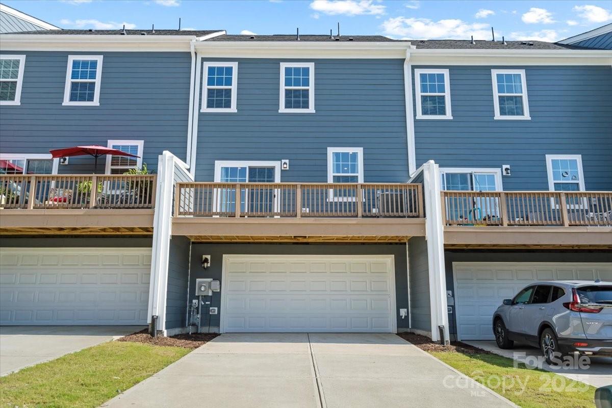 512 Whitehall Circle Property Photo 42