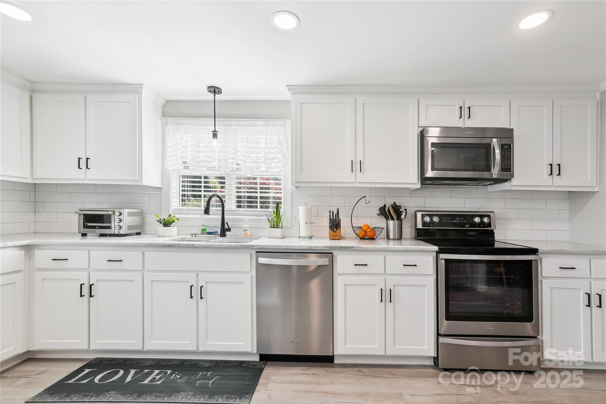 605 W Mason Street Property Photo 6
