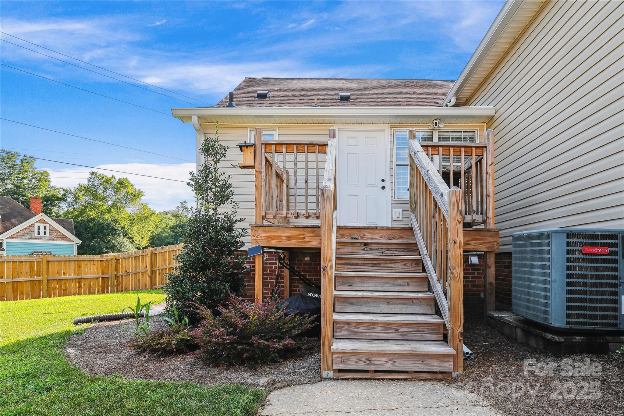 605 W Mason Street Property Photo 16