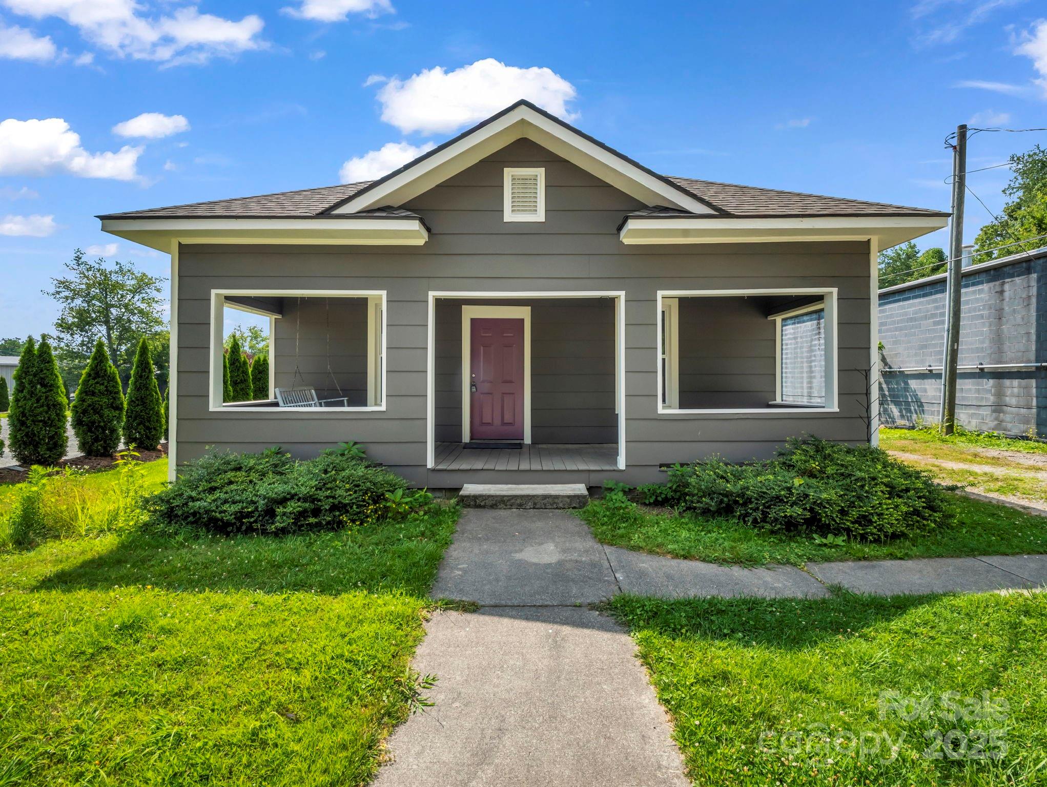 118 Railroad Avenue Property Photo 2