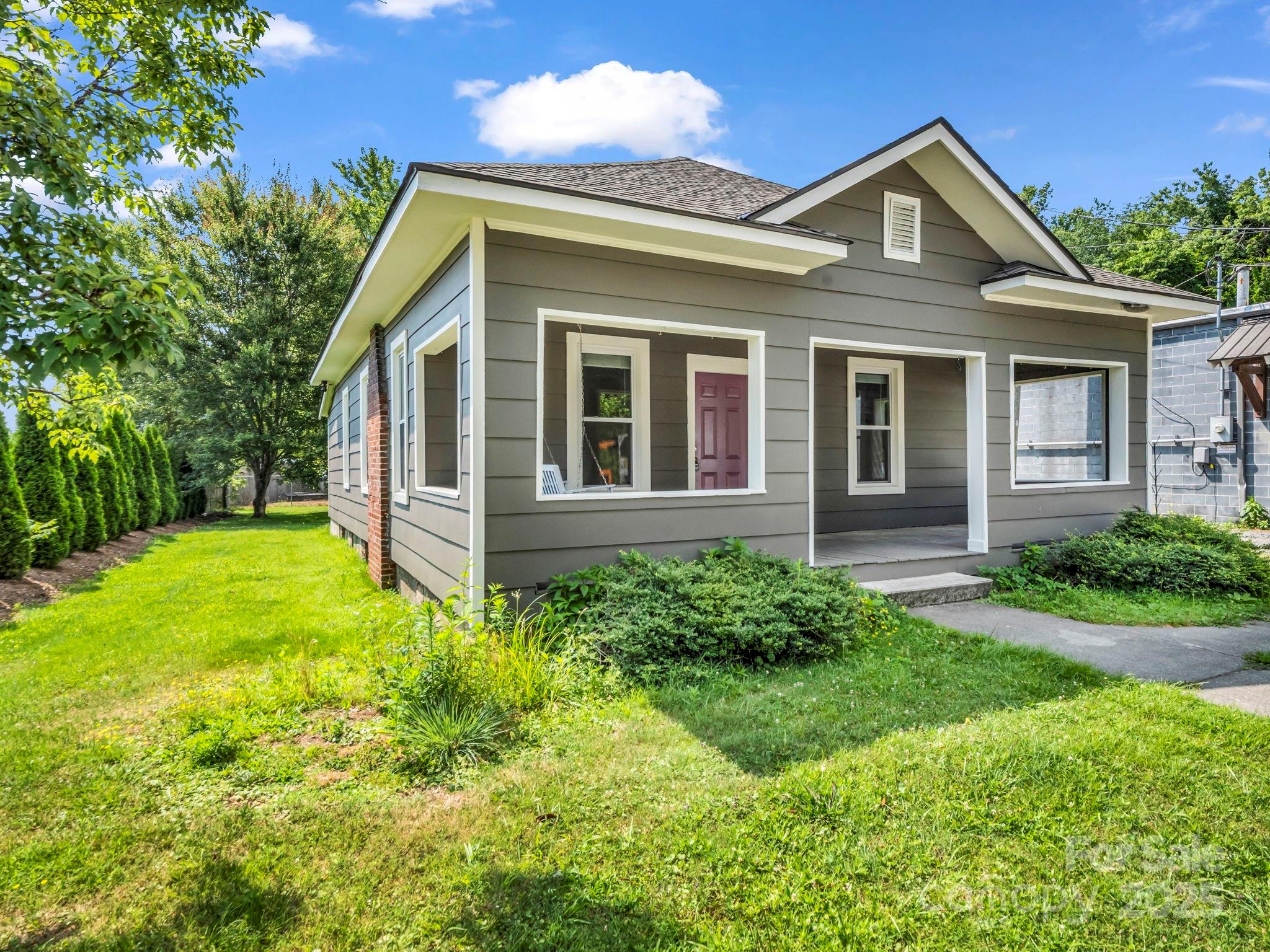 118 Railroad Avenue Property Photo 4