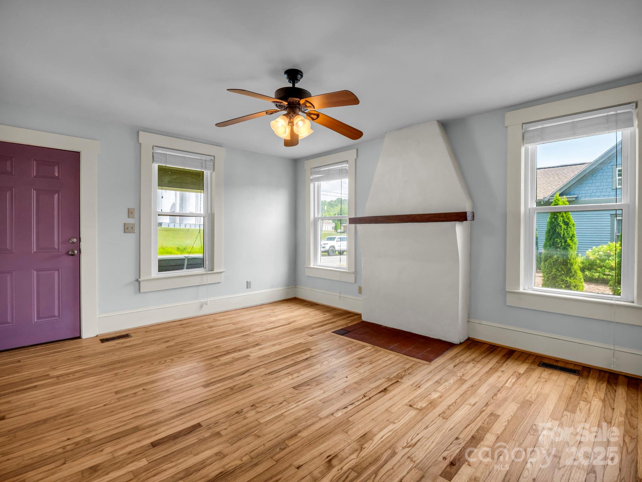 118 Railroad Avenue Property Photo 8