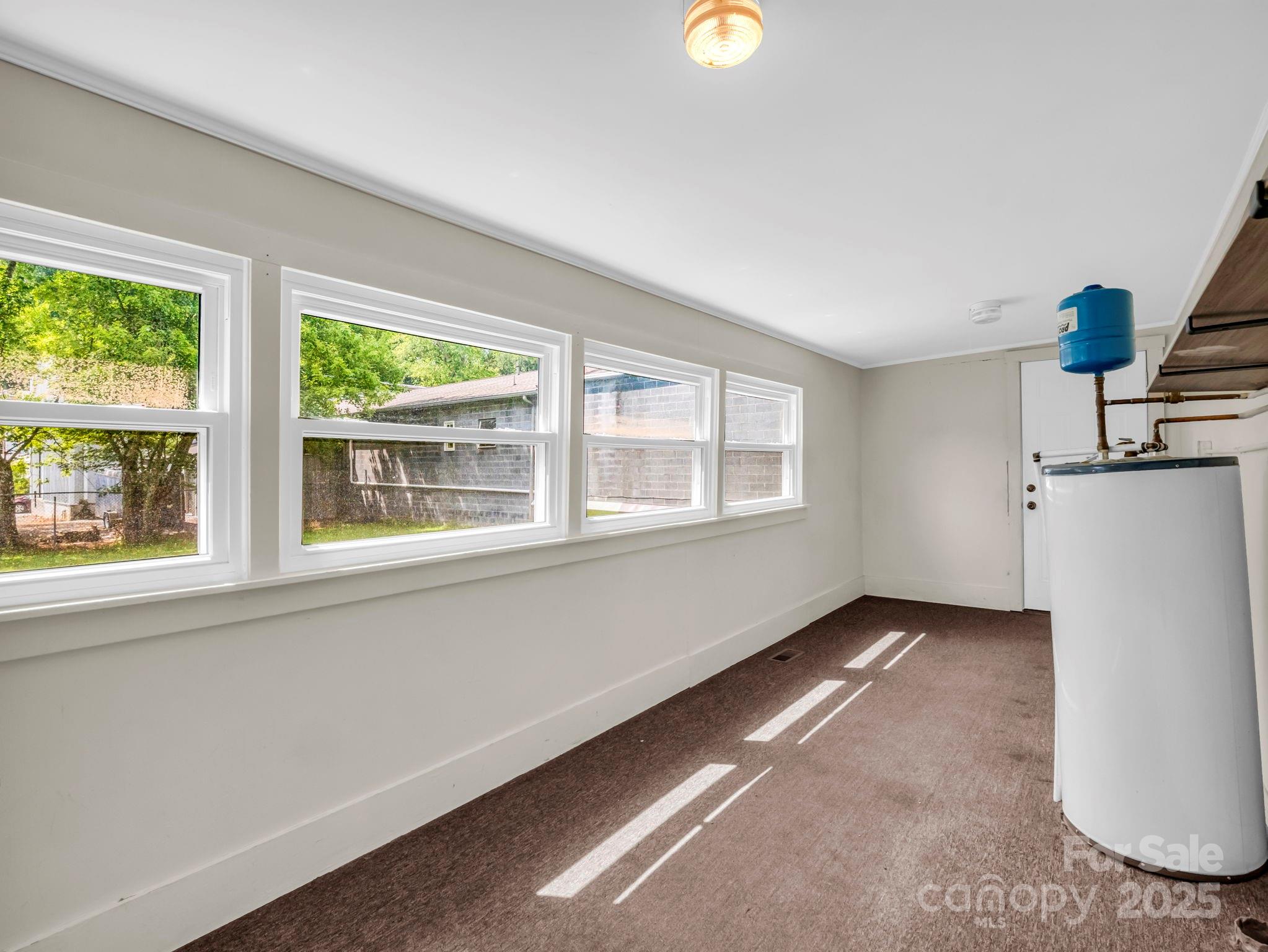 118 Railroad Avenue Property Photo 13