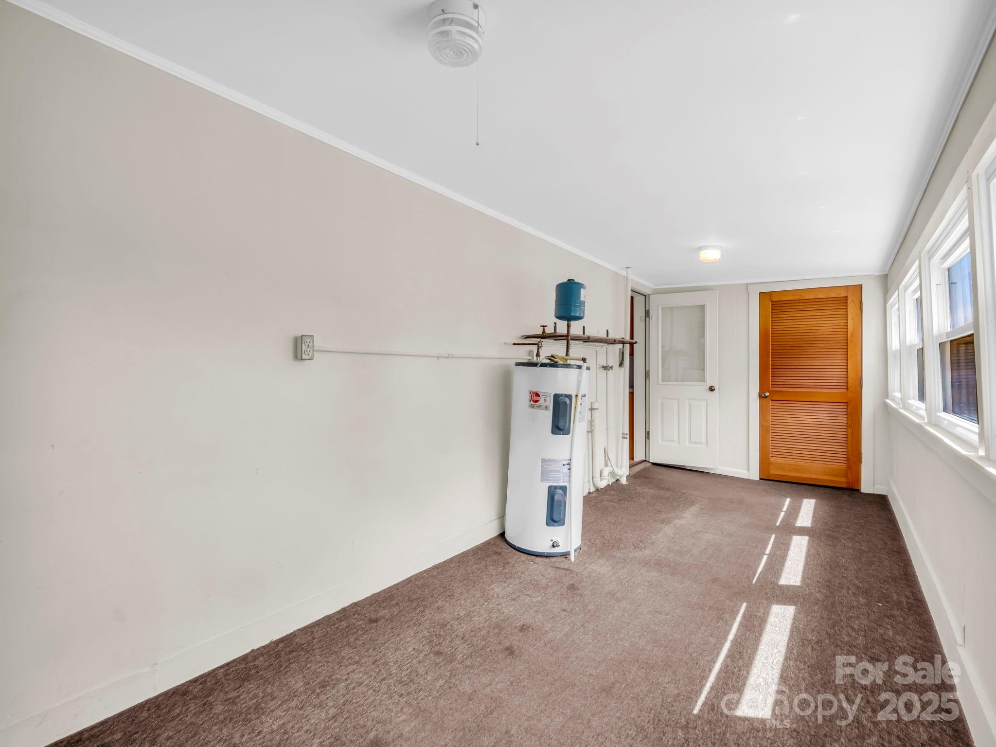 118 Railroad Avenue Property Photo 14
