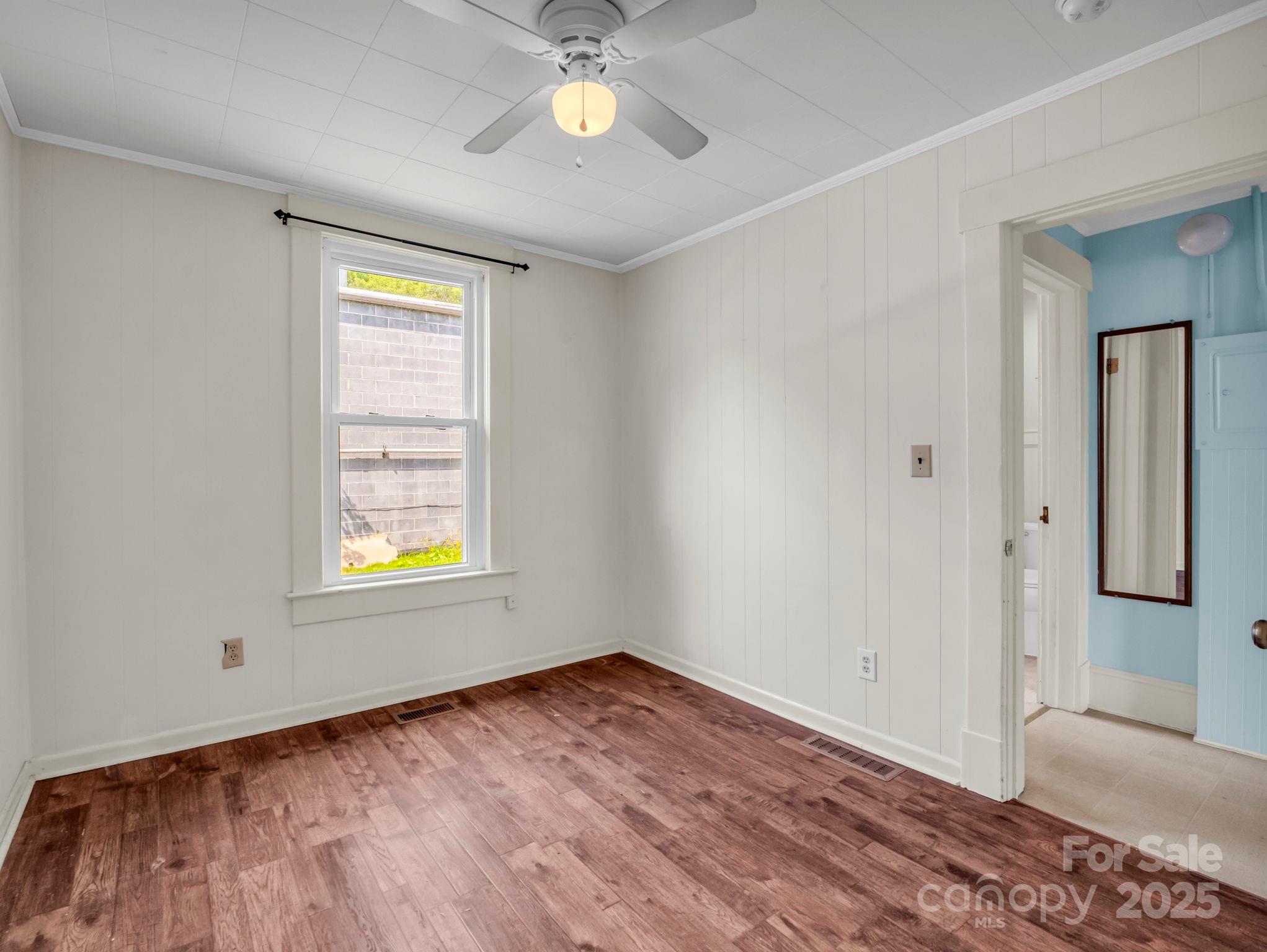 118 Railroad Avenue Property Photo 16