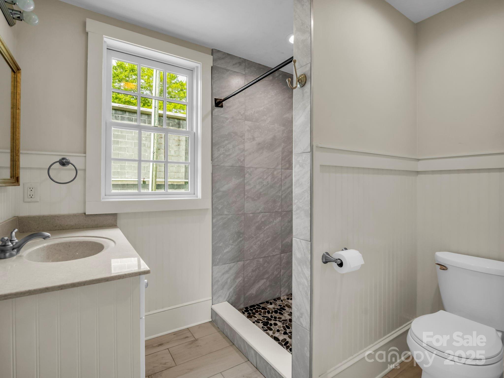 118 Railroad Avenue Property Photo 17