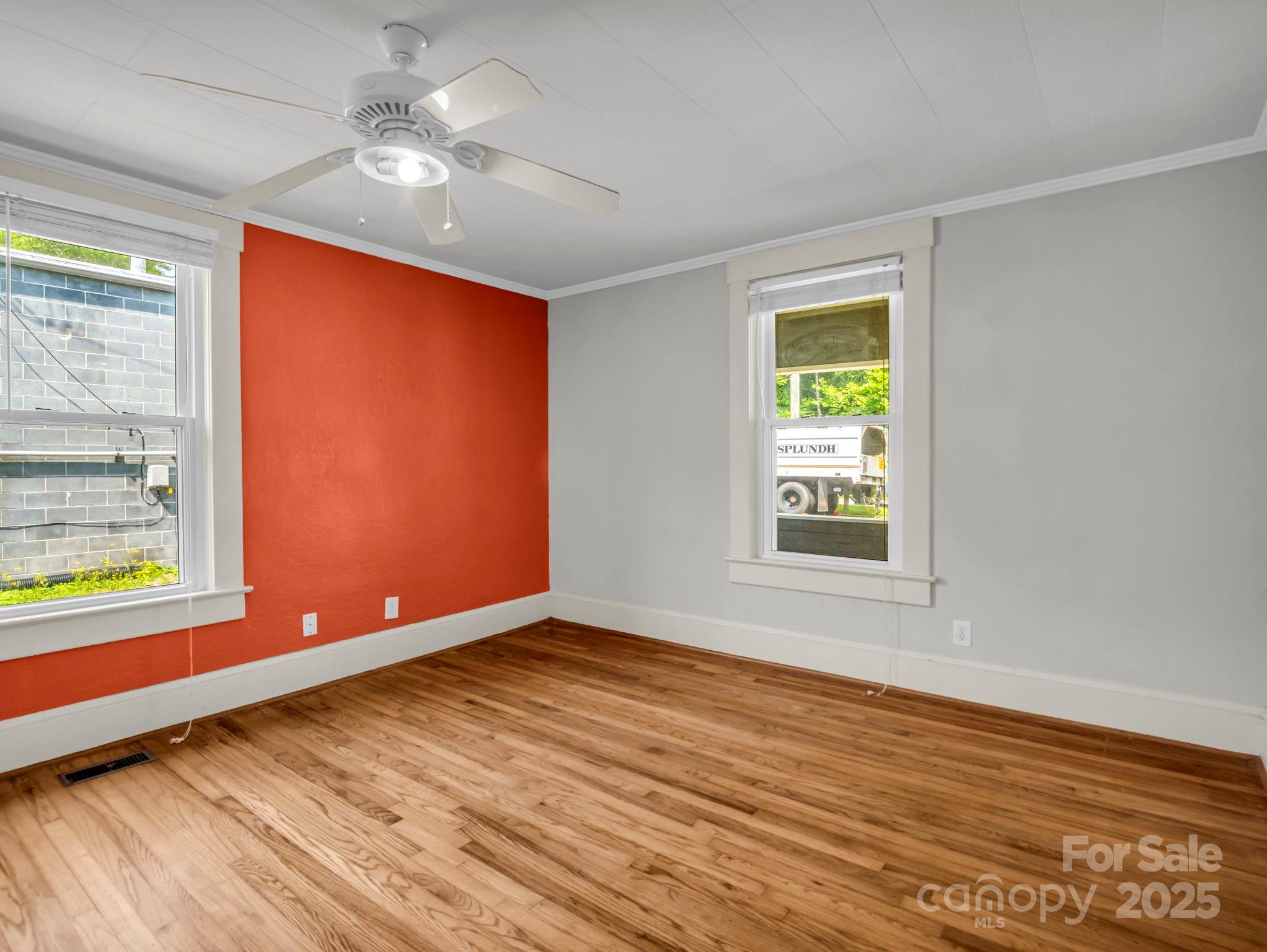 118 Railroad Avenue Property Photo 18