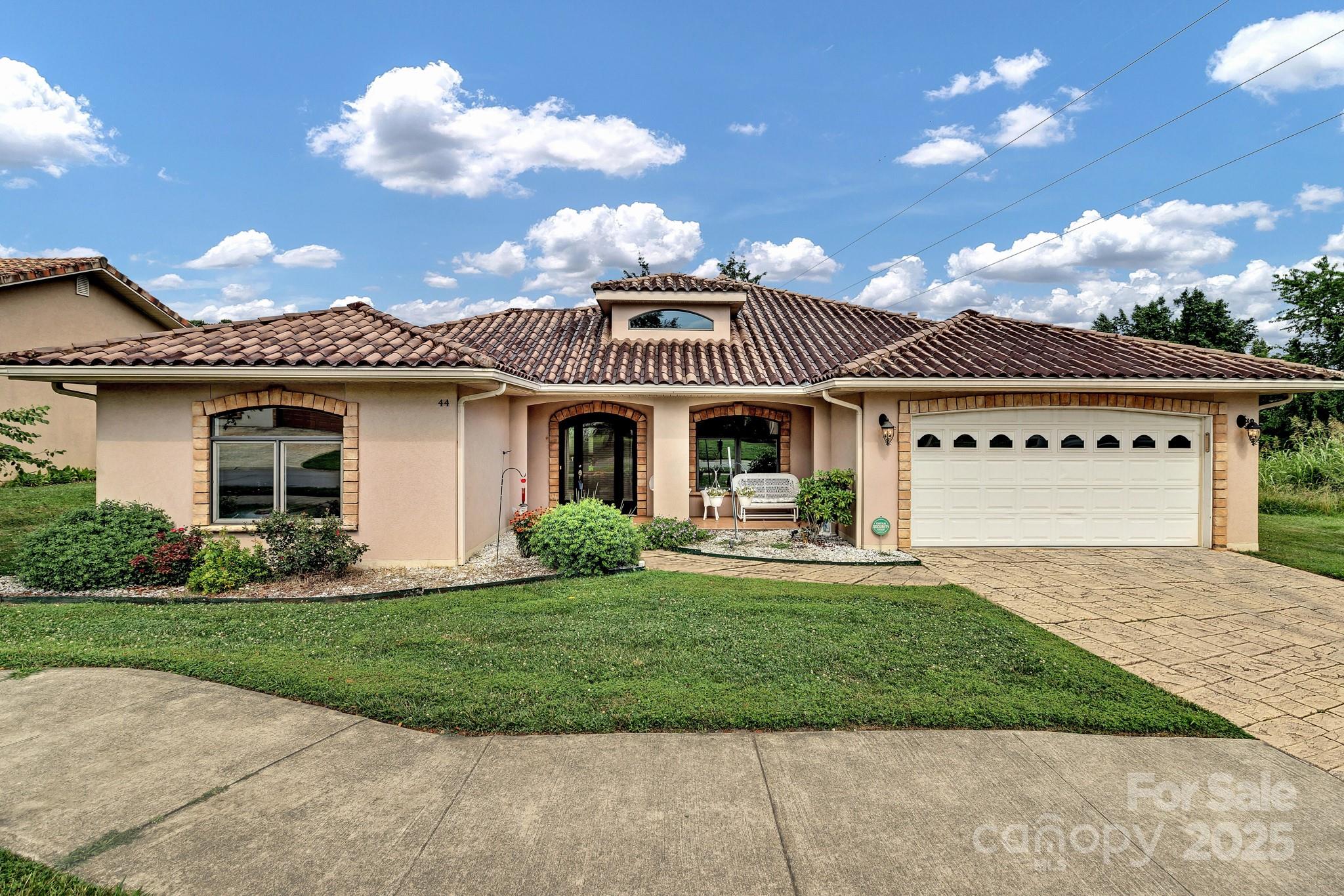 44 Pacifico Drive Property Photo 1