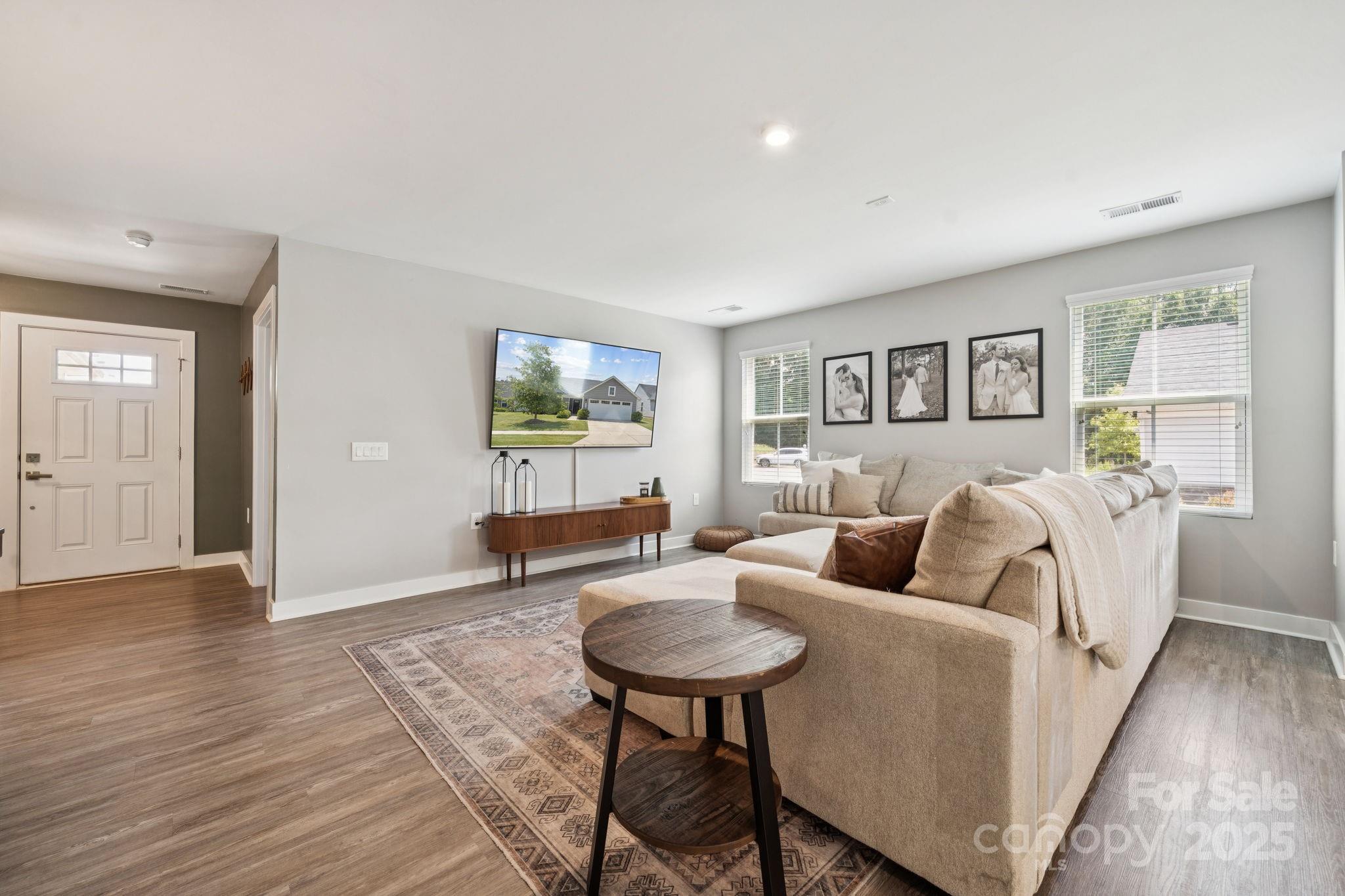 6013 Bellastead Drive Property Photo 6