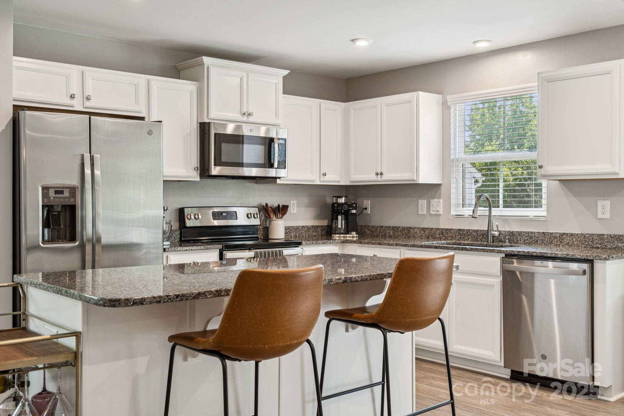 6013 Bellastead Drive Property Photo 8