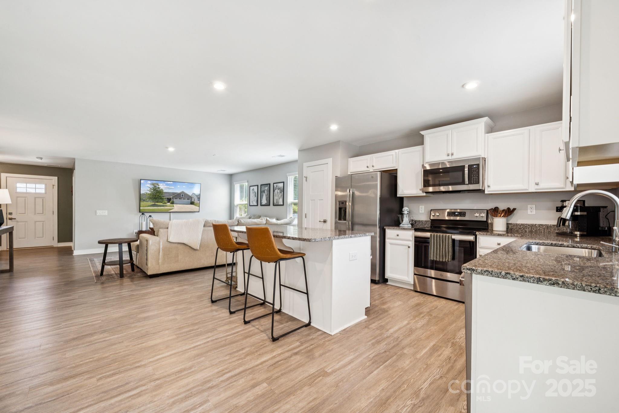 6013 Bellastead Drive Property Photo 12