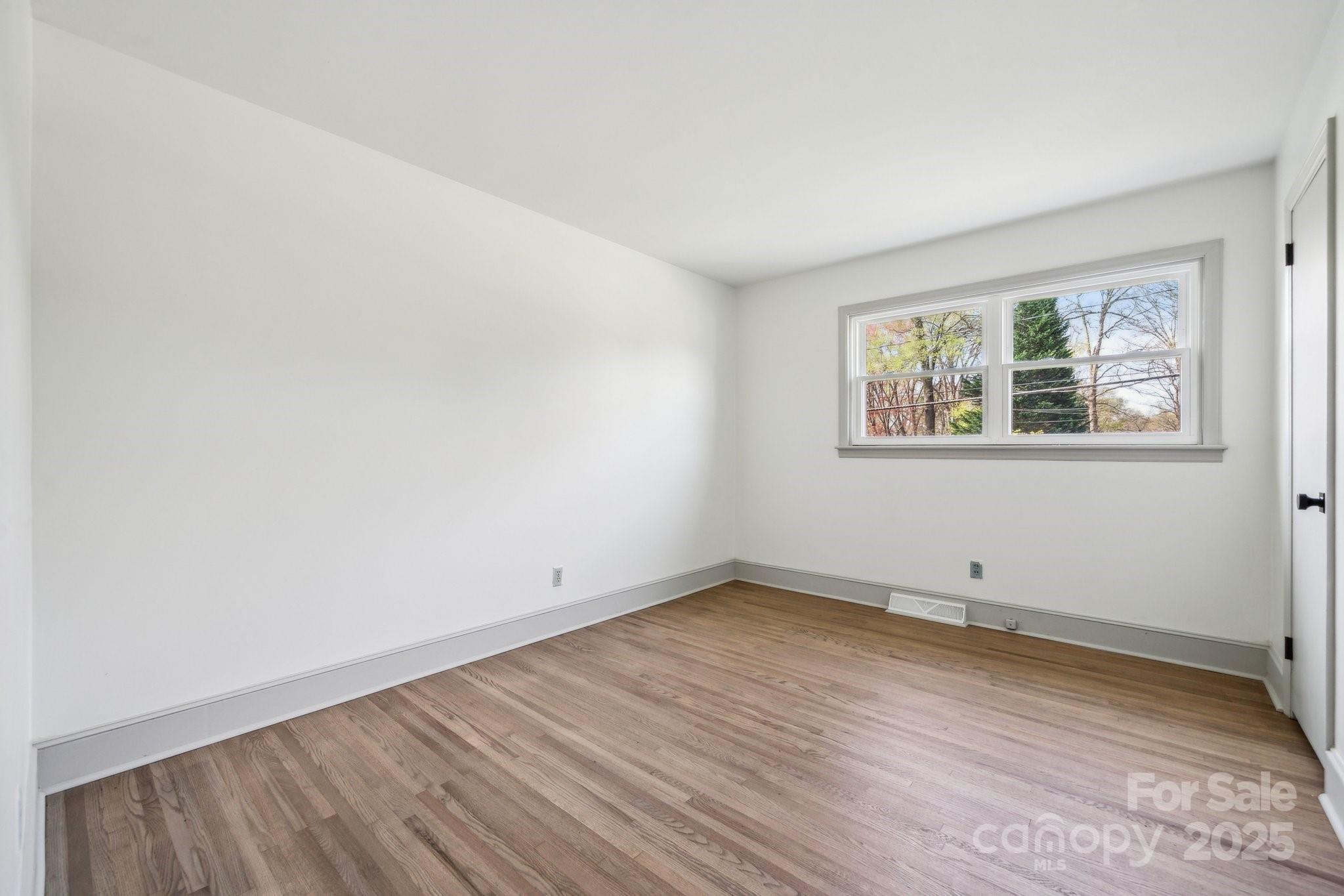 1749 Archdale Drive Property Photo 20