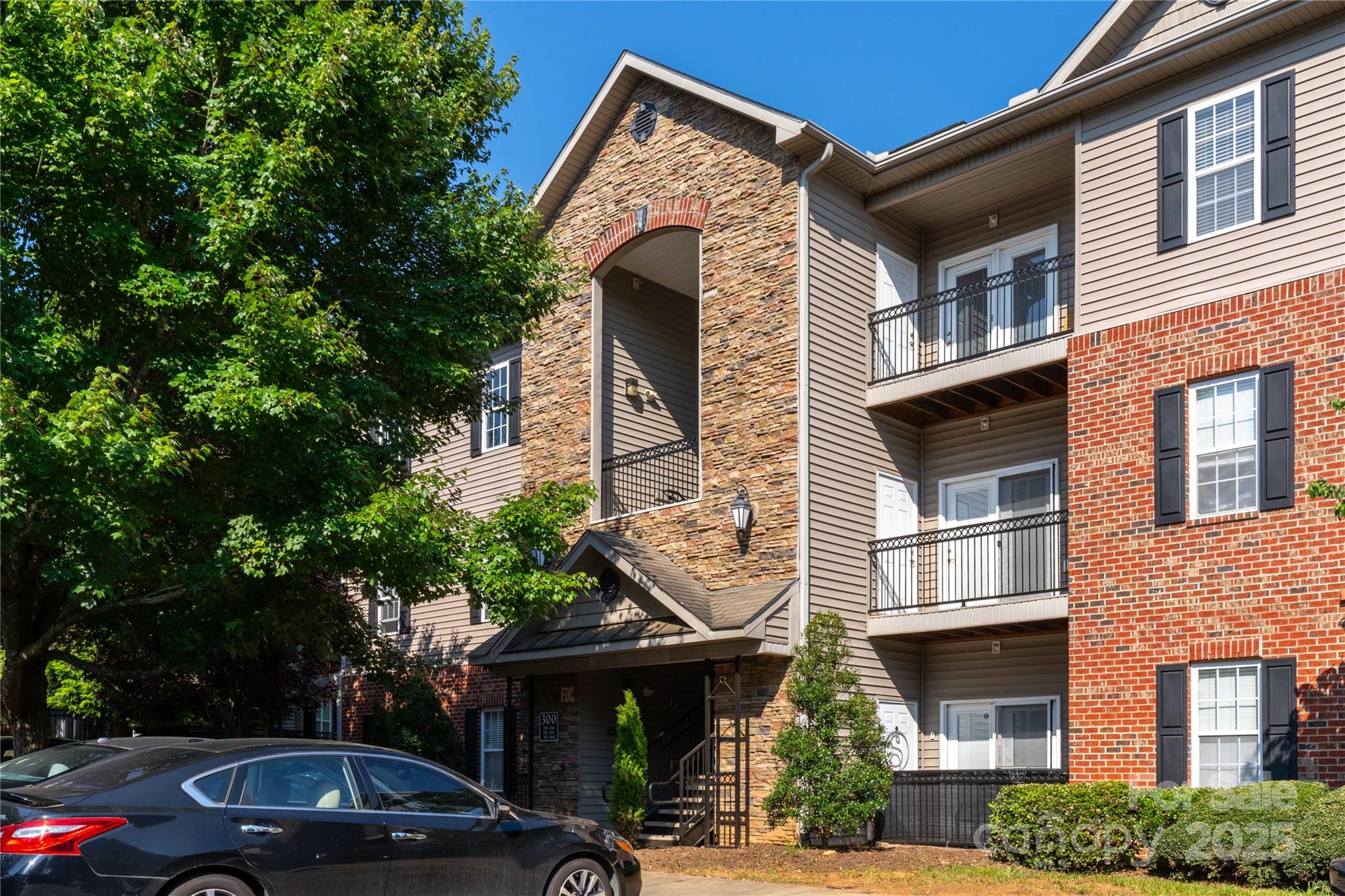332 Appeldoorn Circle Property Photo 1
