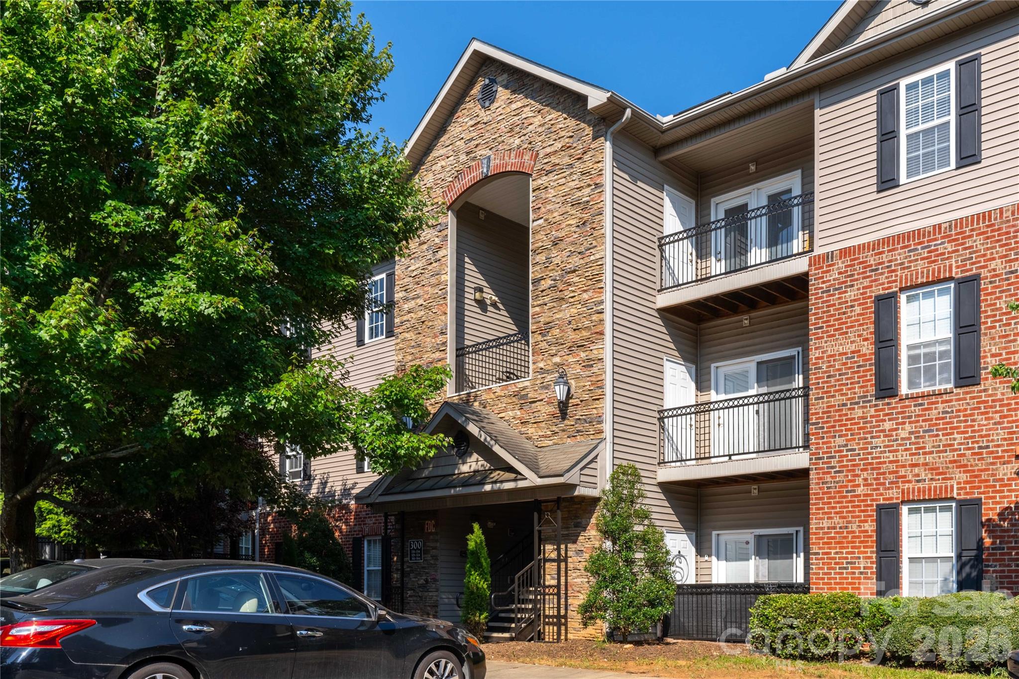 332 Appeldoorn Circle Property Photo 1