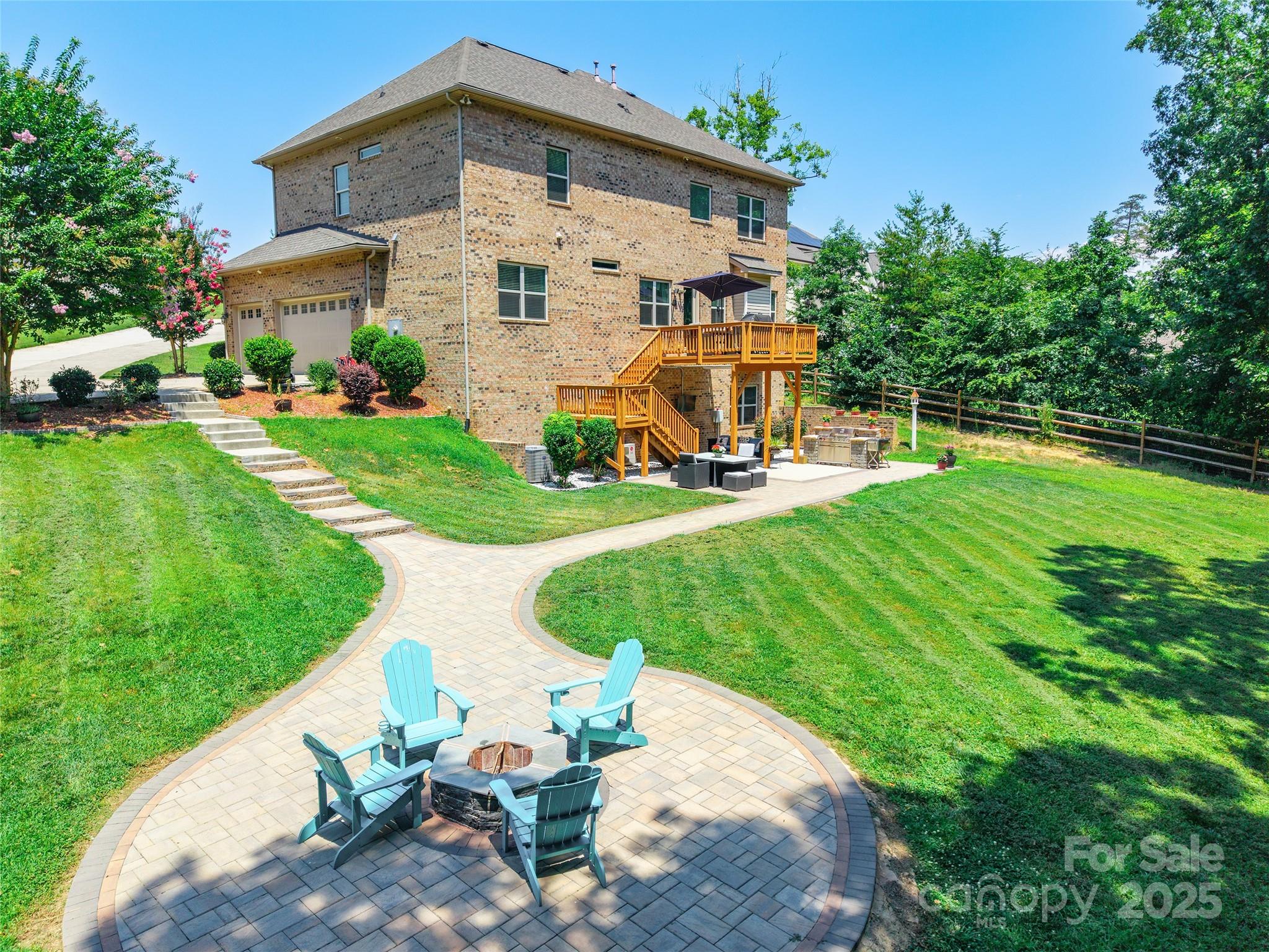 461 Swift Creek Cove Property Photo 2
