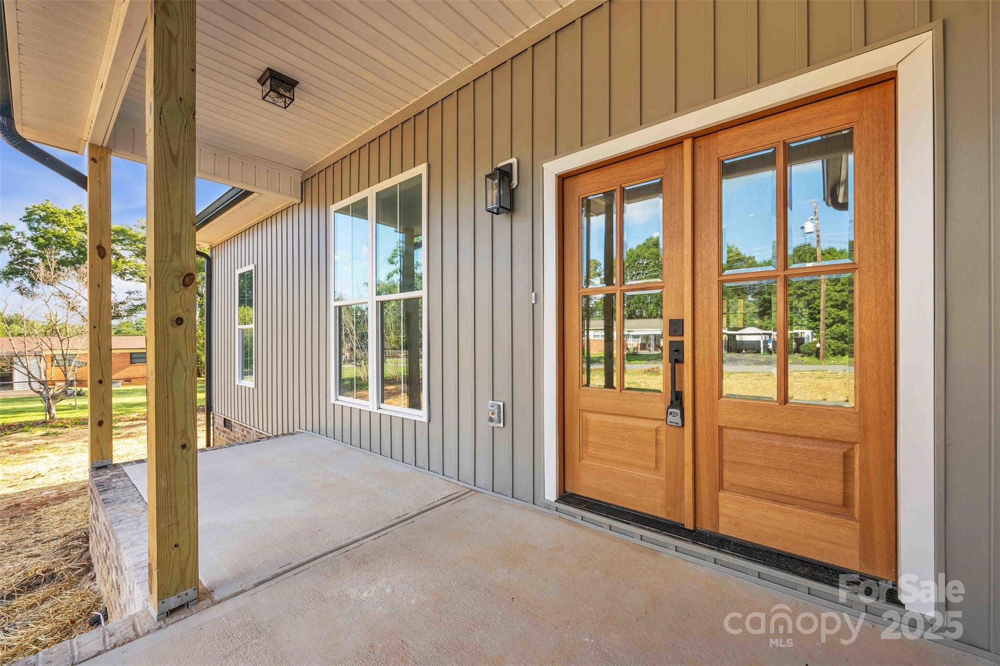 2325 32nd Street Property Photo 1