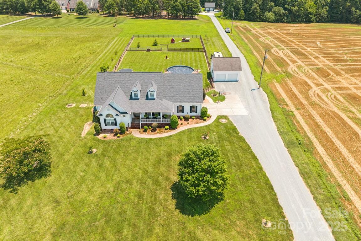1123 Snyders Store Road Property Photo 1
