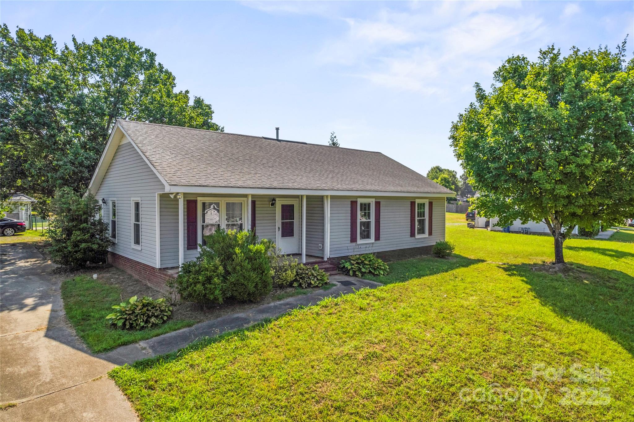 600 Piper Court Property Photo