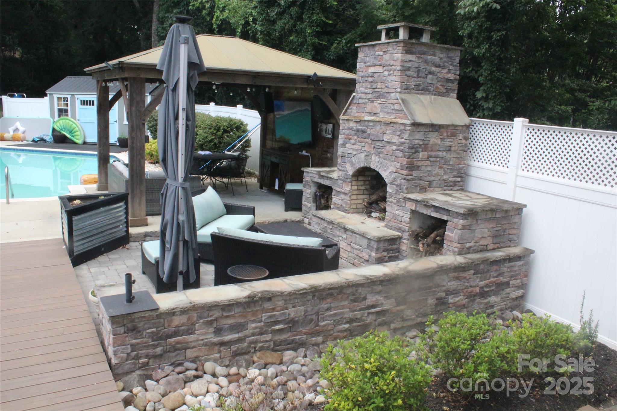 1322 E Barden Road Property Photo 20