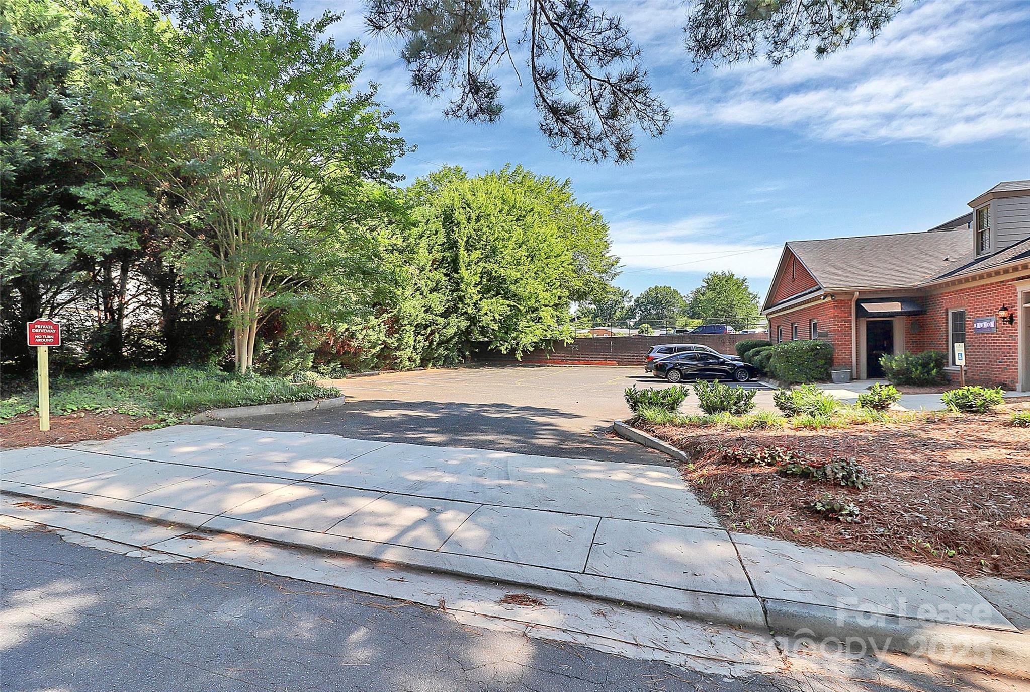 1433 Heather Lane Suite B Property Photo 3