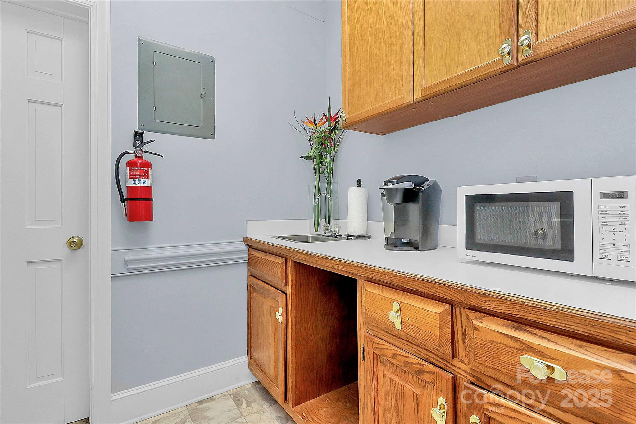 1433 Heather Lane Suite B Property Photo 14