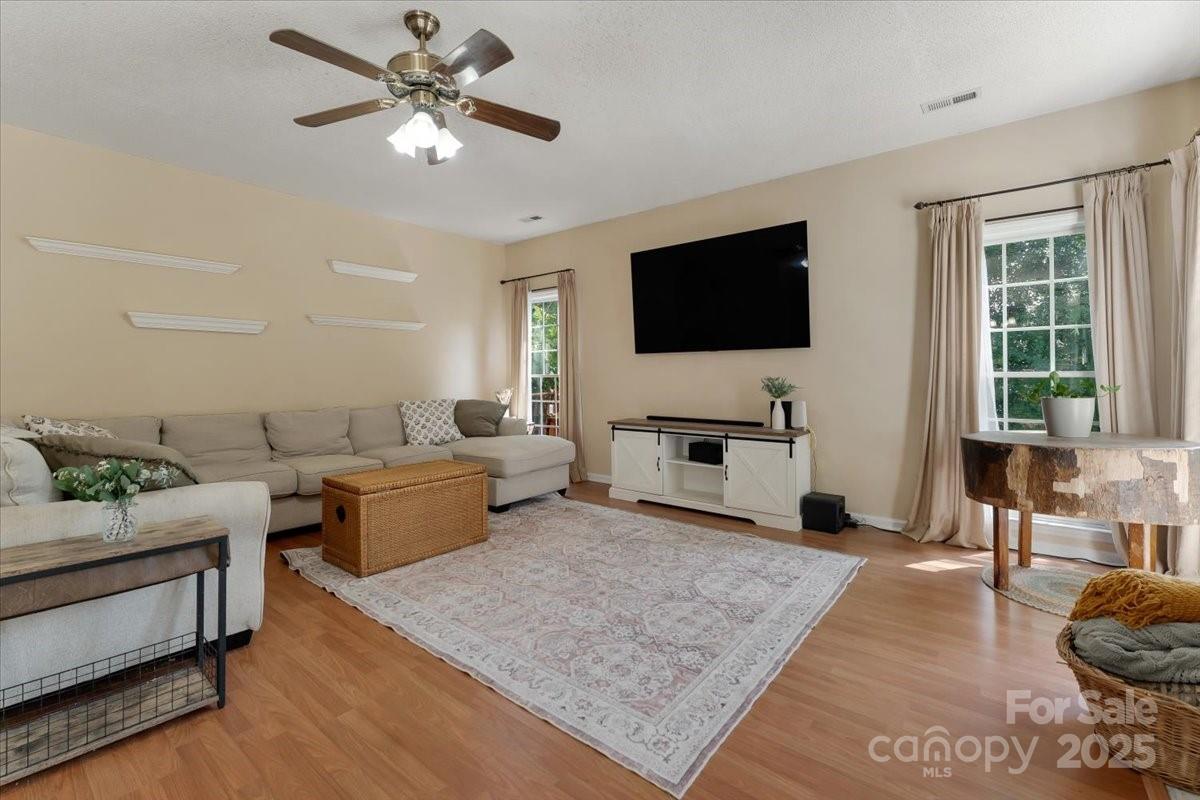1524 Candlewyck Court Property Photo 12