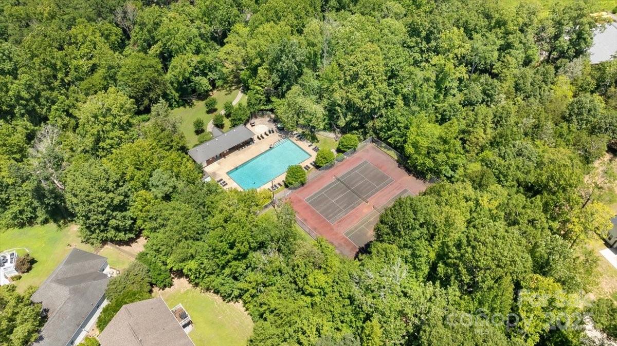 1524 Candlewyck Court Property Photo 44