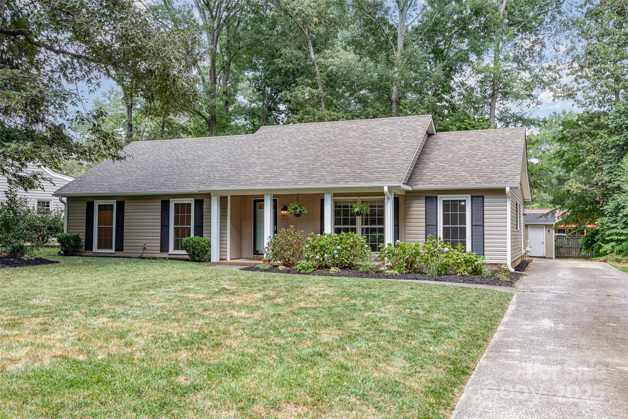 7017 Brookgreen Terrace Property Photo 2