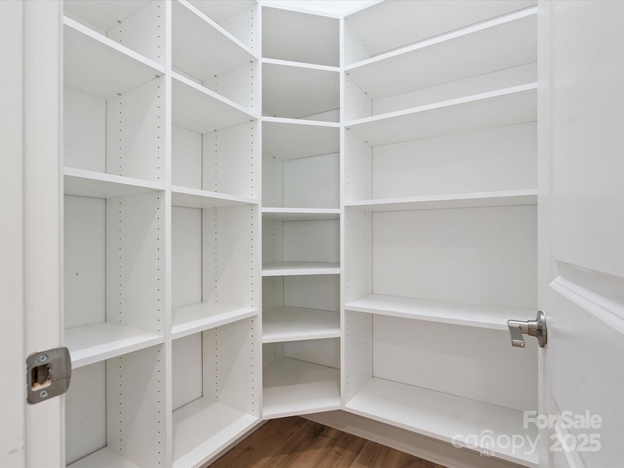 2270 Excalibur Drive Property Photo 9