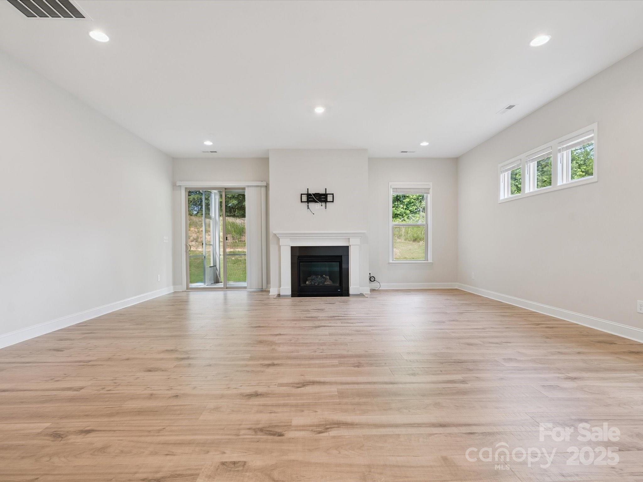 2270 Excalibur Drive Property Photo 14