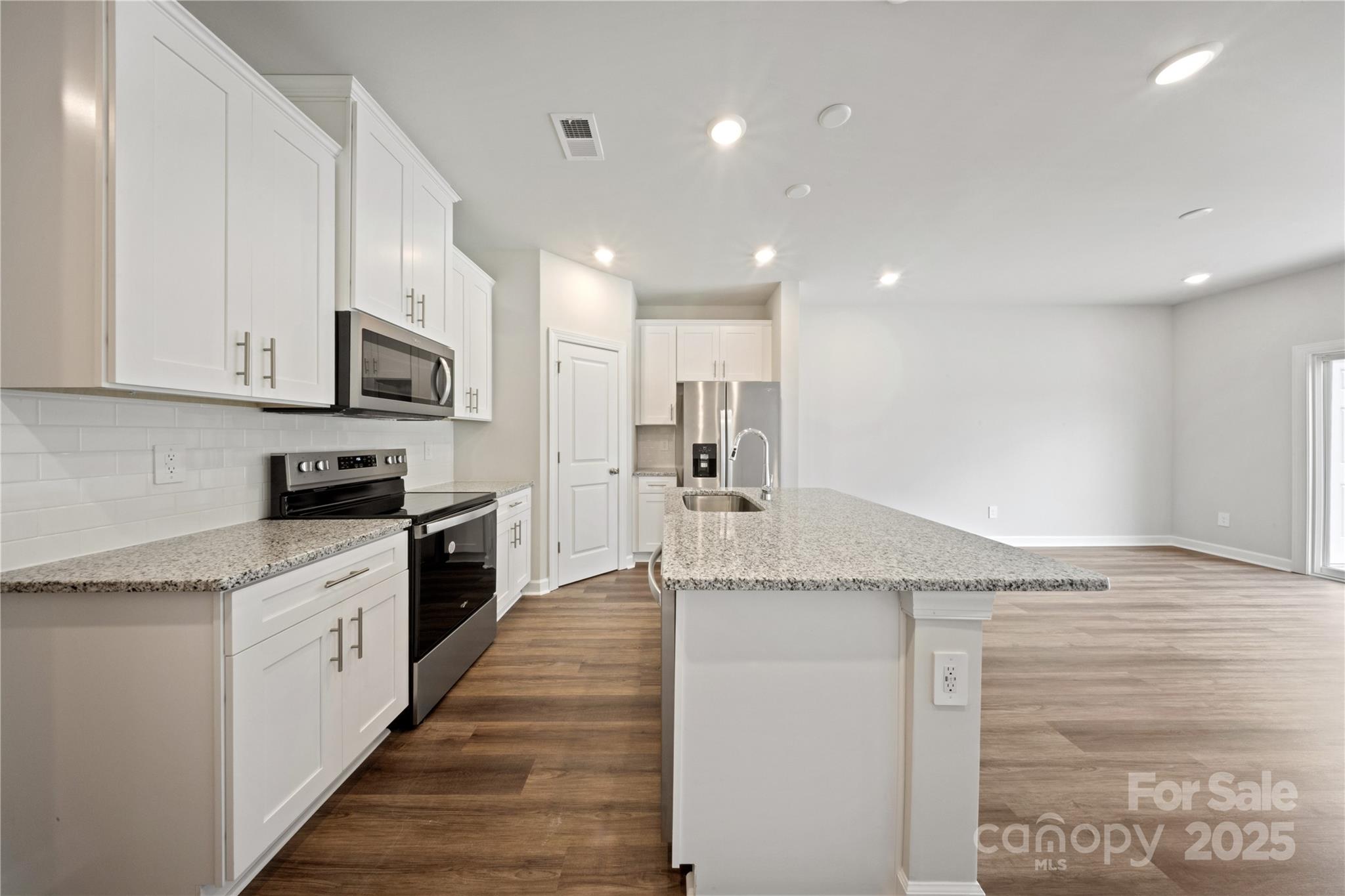 1710 Braemar Village Drive Property Photo 4