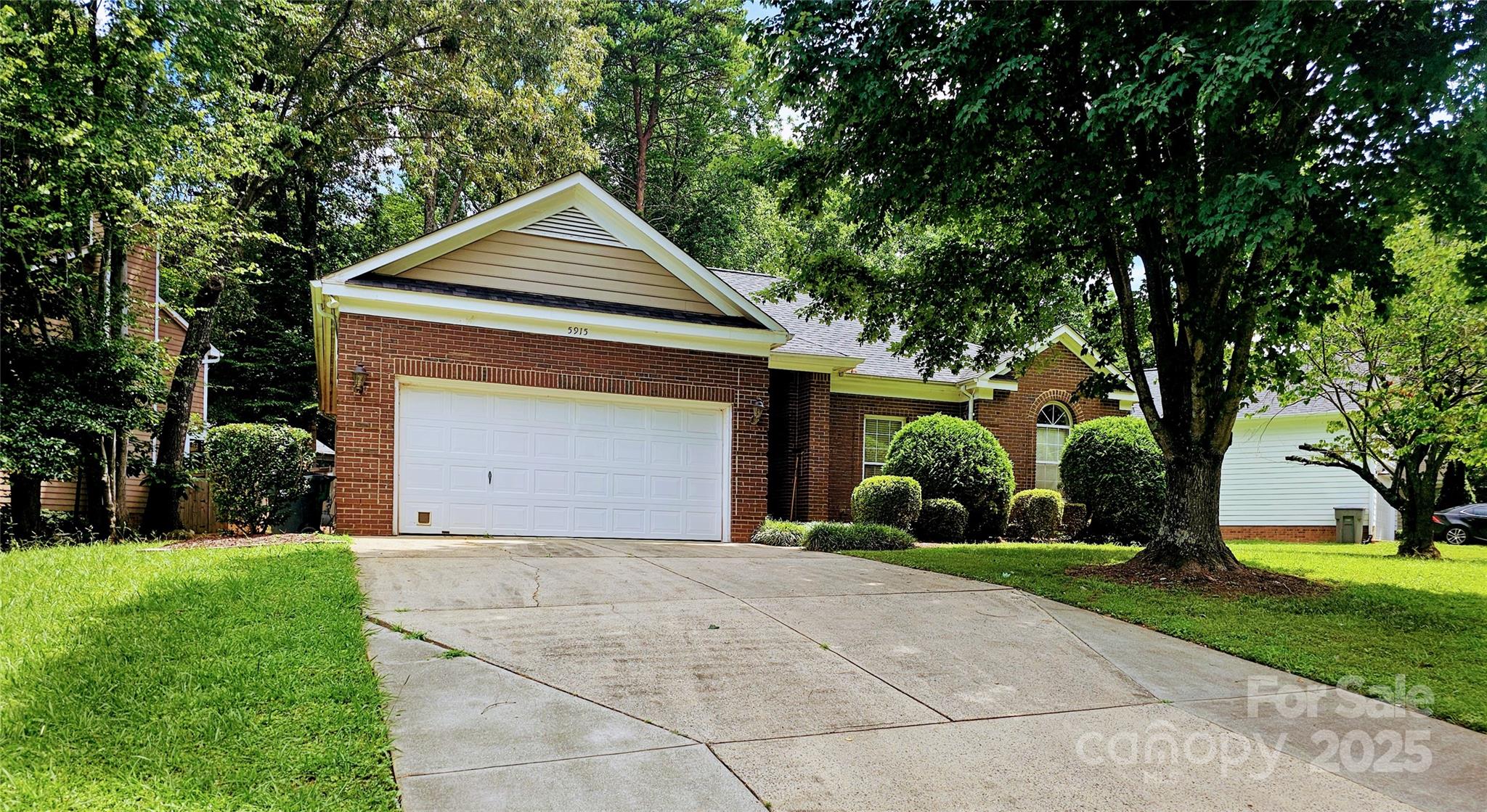 5915 Carriage Oaks Drive Property Photo 1