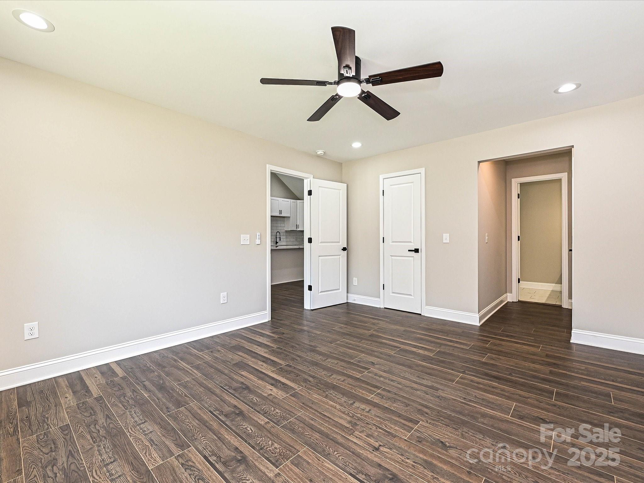 721 Green Street Property Photo 11