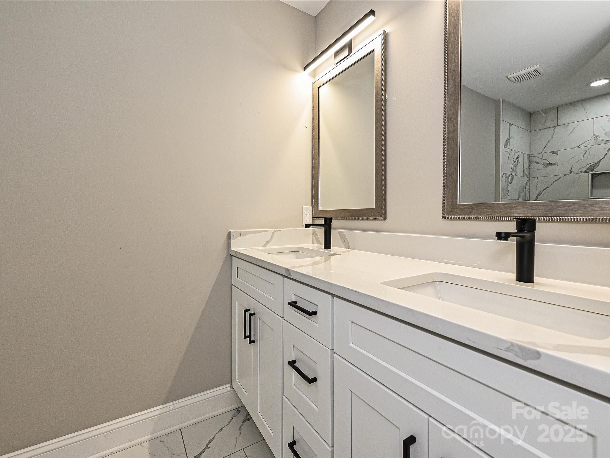 721 Green Street Property Photo 12