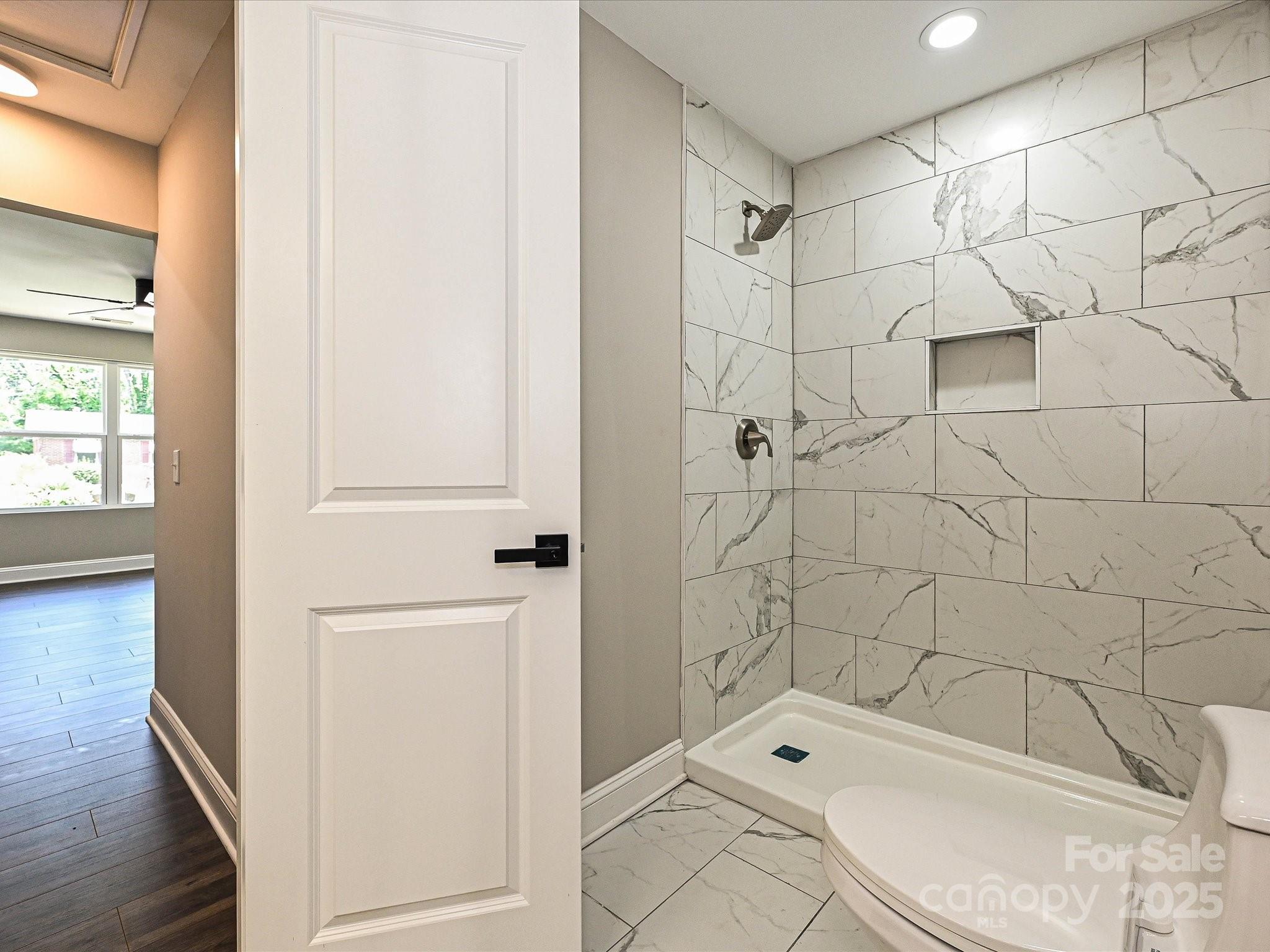 721 Green Street Property Photo 13