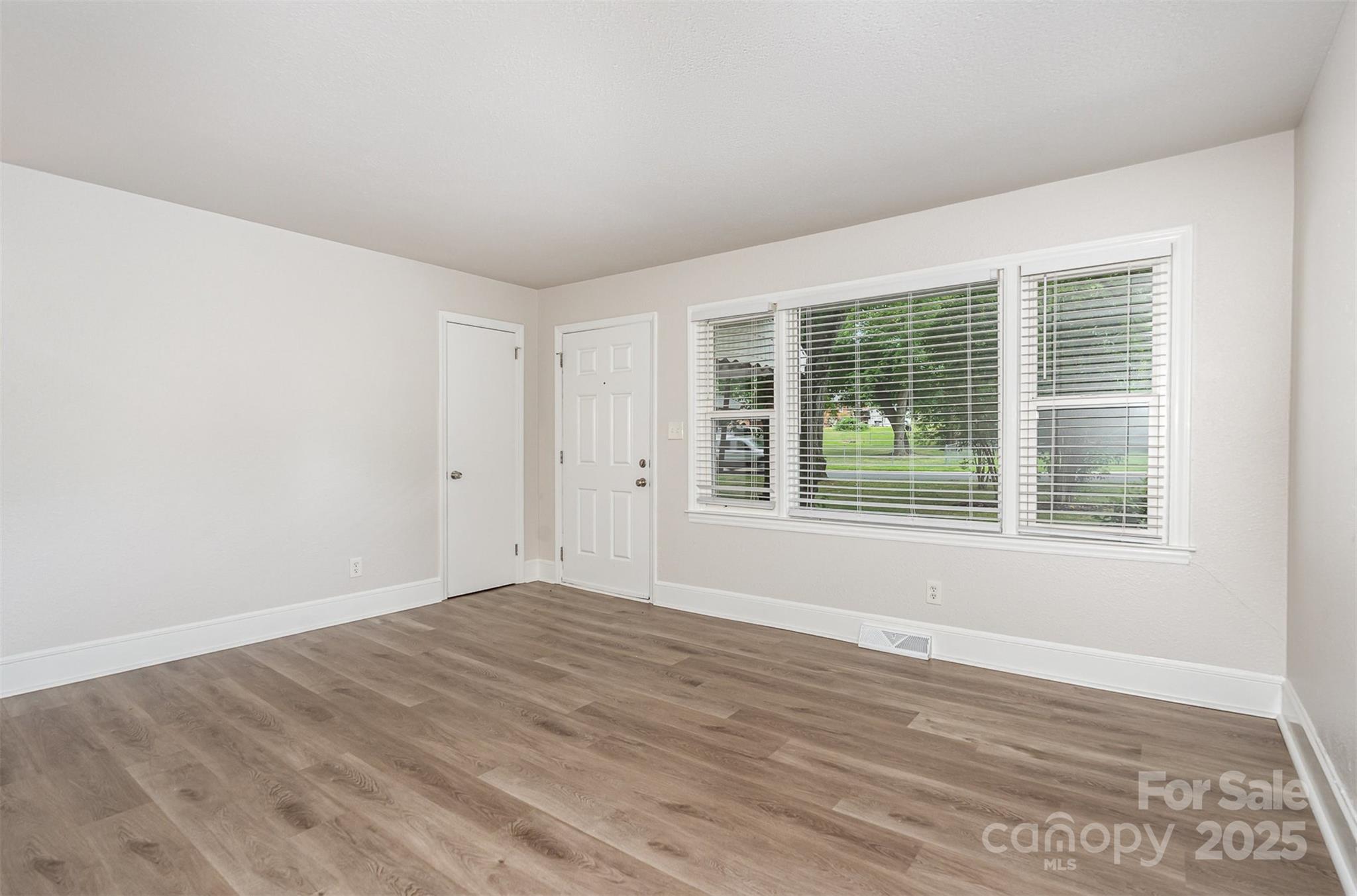 2314 Westerly Hills Drive Property Photo 5