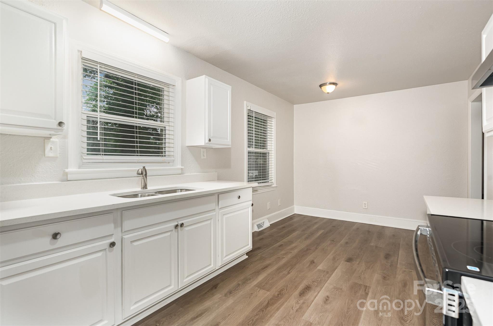 2314 Westerly Hills Drive Property Photo 9