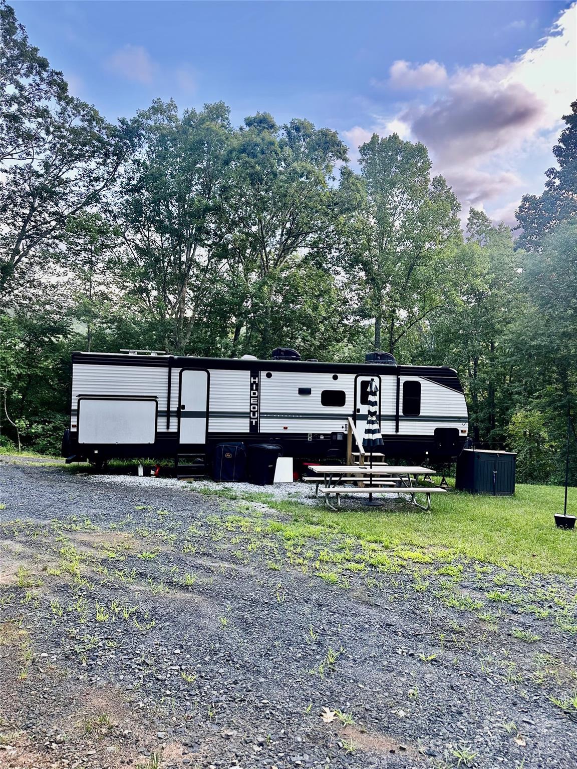 997 Hoot Owl Road Property Photo