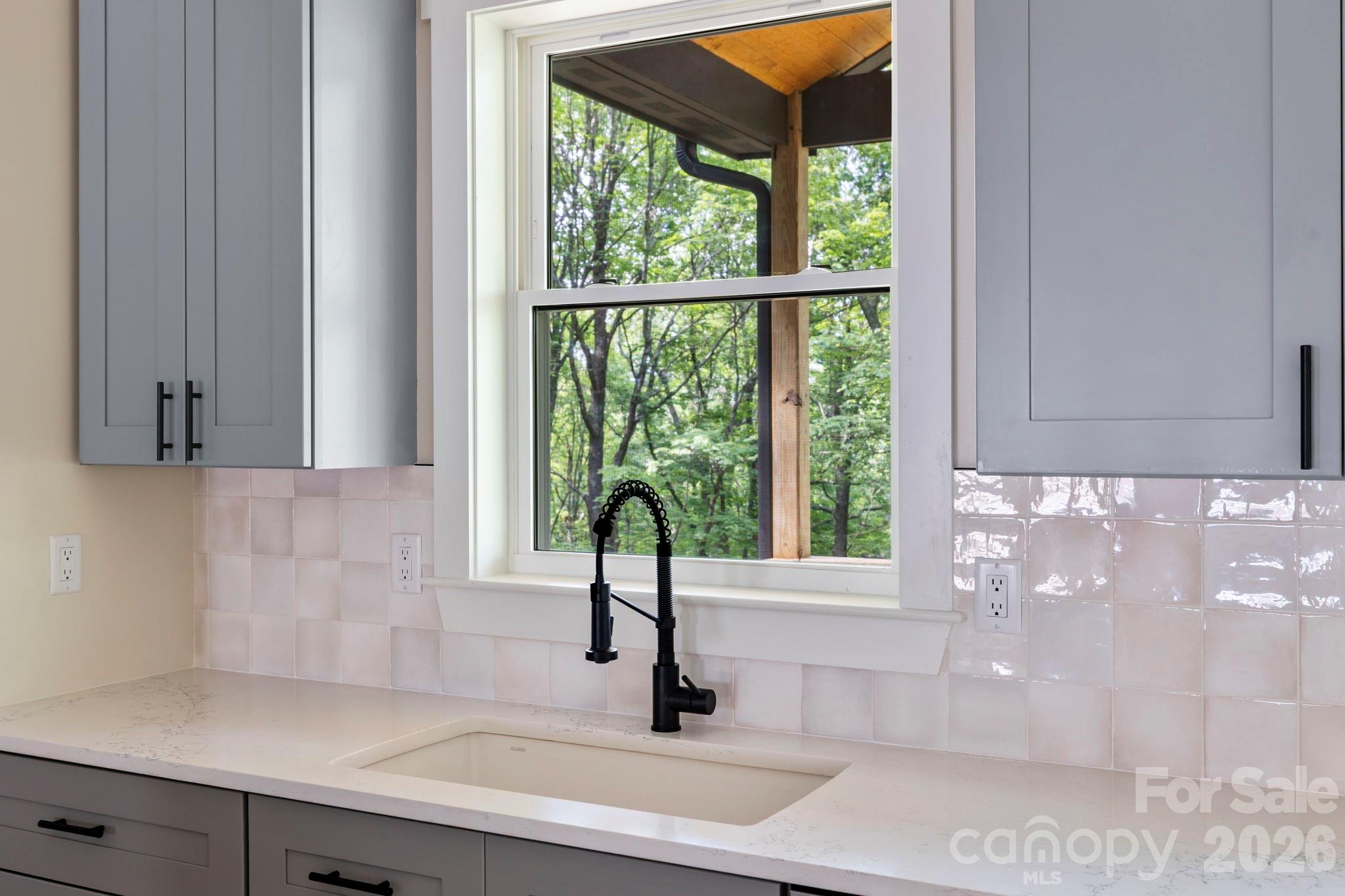 939 Rocky Mountain Road Property Photo 5