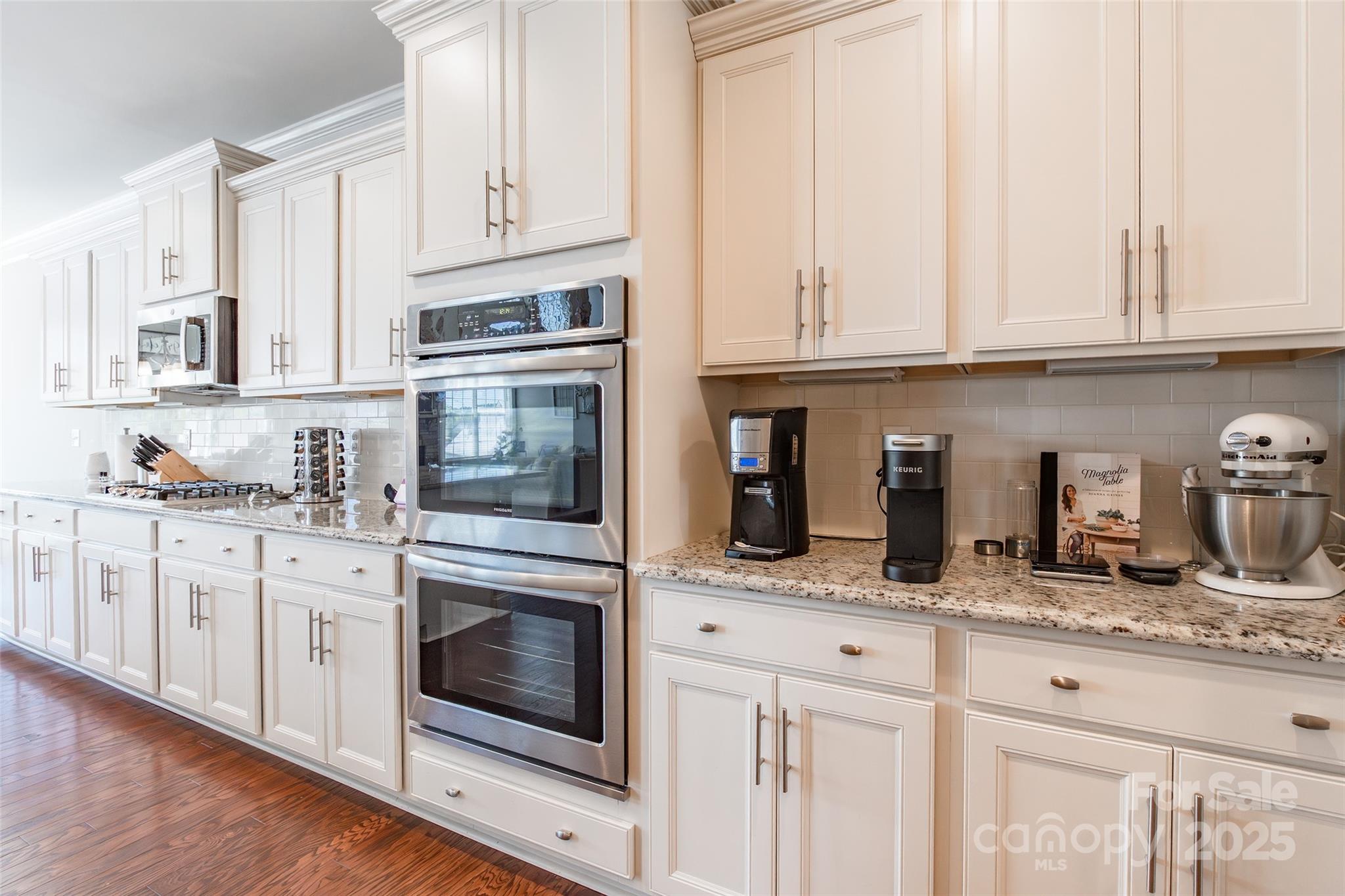 208 Canoe Pole Lane Property Photo 12