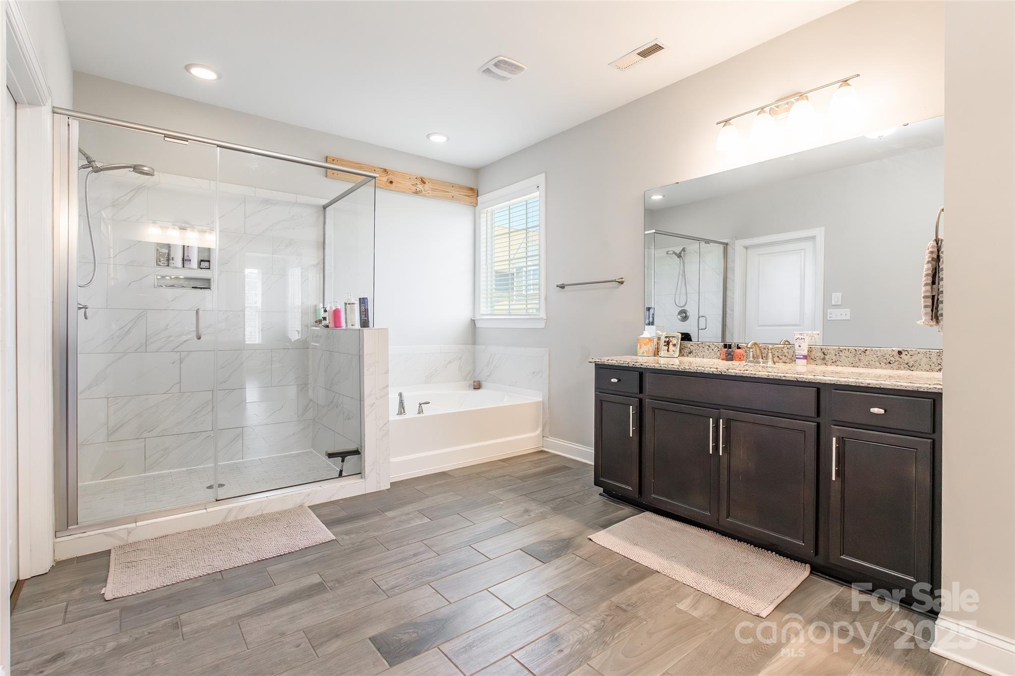 208 Canoe Pole Lane Property Photo 17