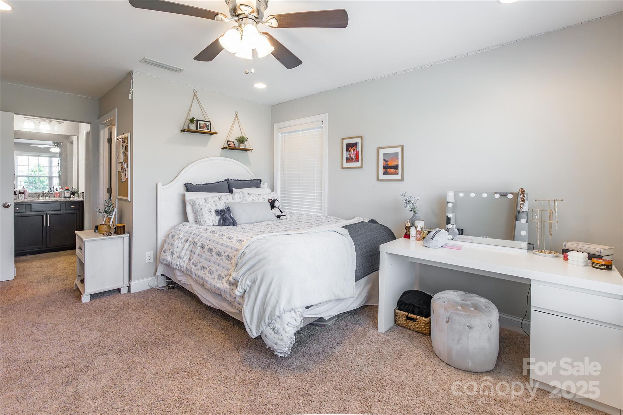 208 Canoe Pole Lane Property Photo 30