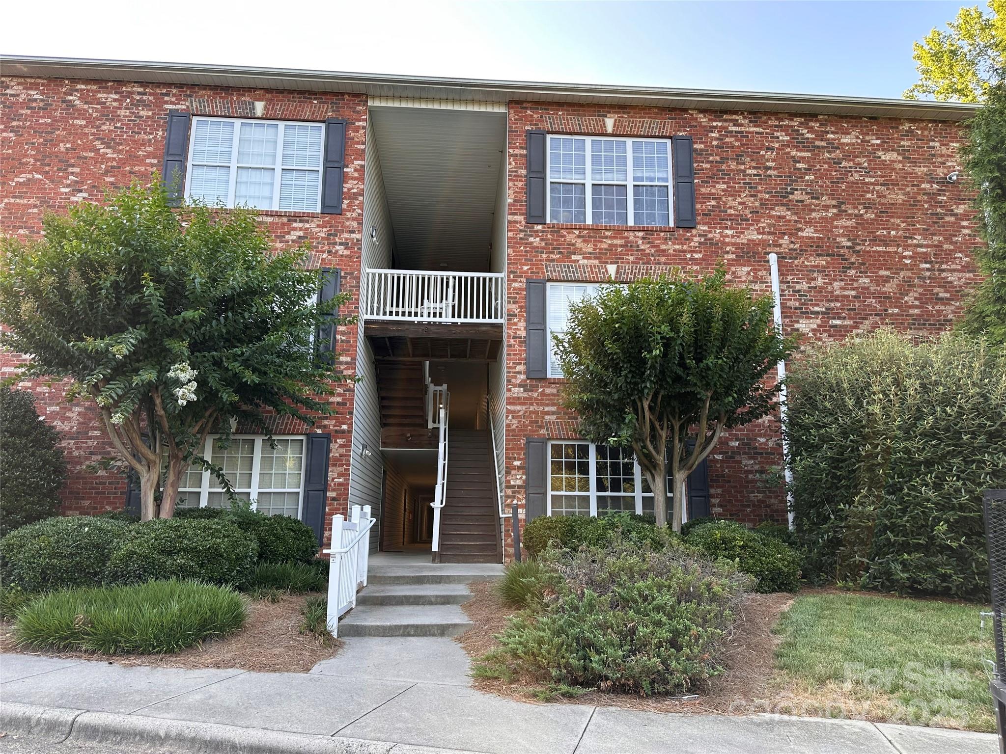 5236 HILLTOP Road