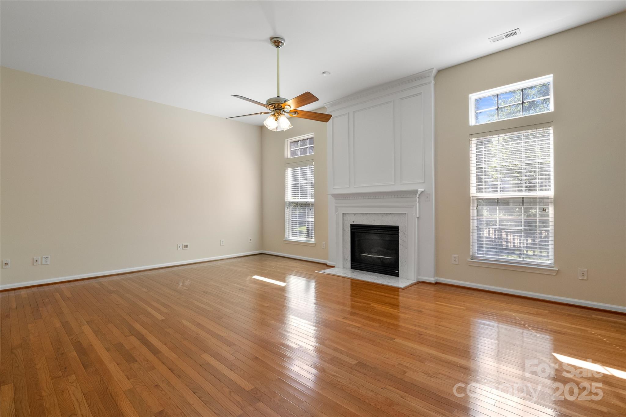4048 Buckingham Drive Property Photo 4