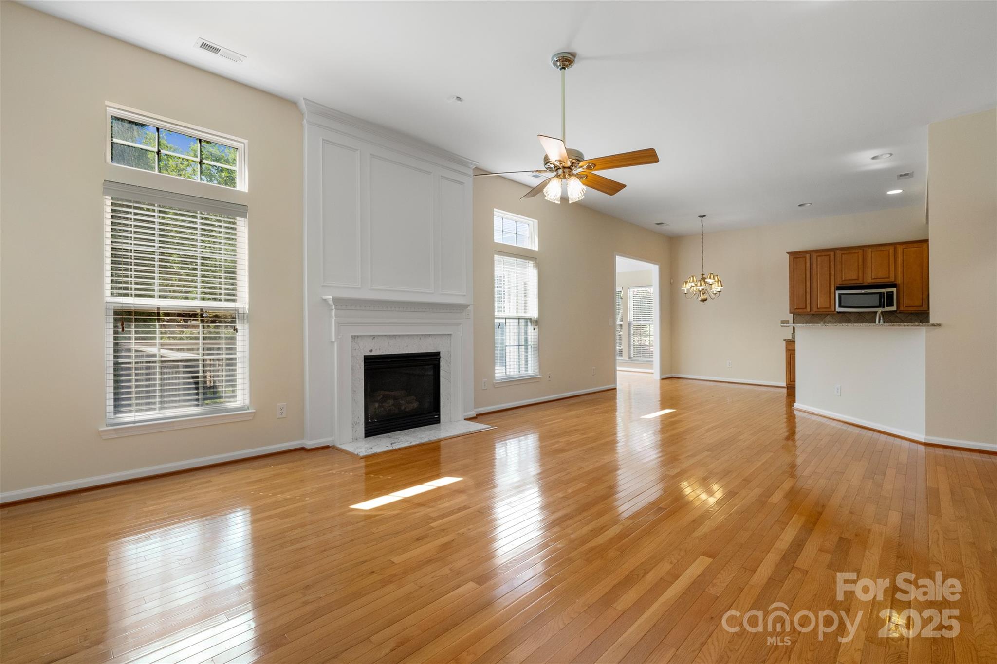 4048 Buckingham Drive Property Photo 5
