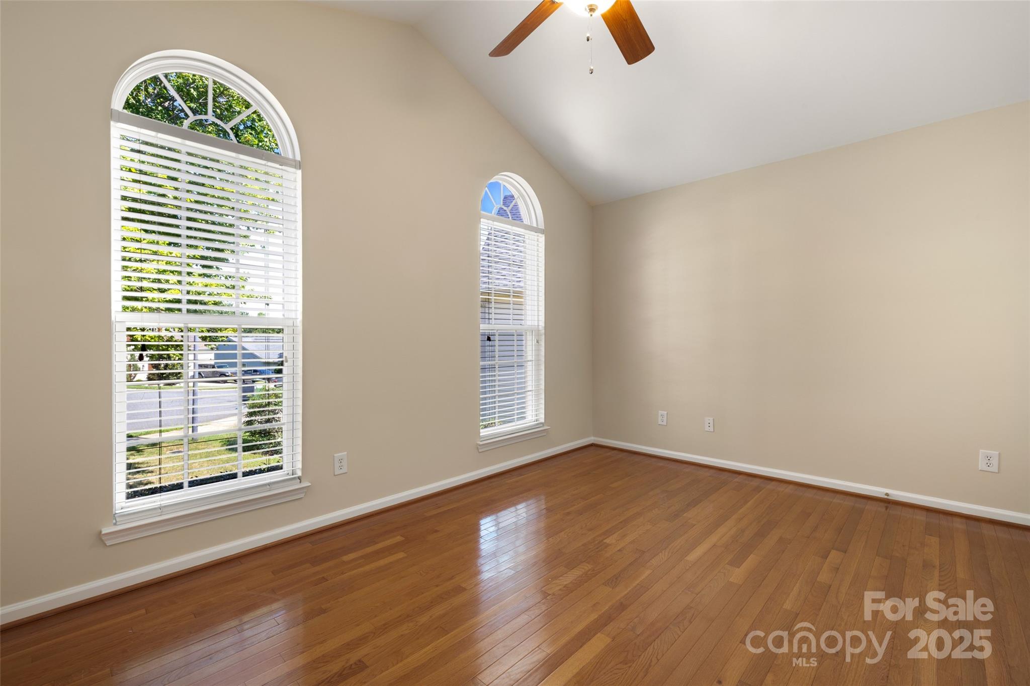 4048 Buckingham Drive Property Photo 11